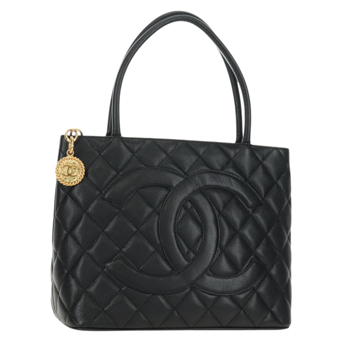 CHANEL Matelasse Standard Tote Bag Caviar Skin Black Gold CC Auth 189730SV