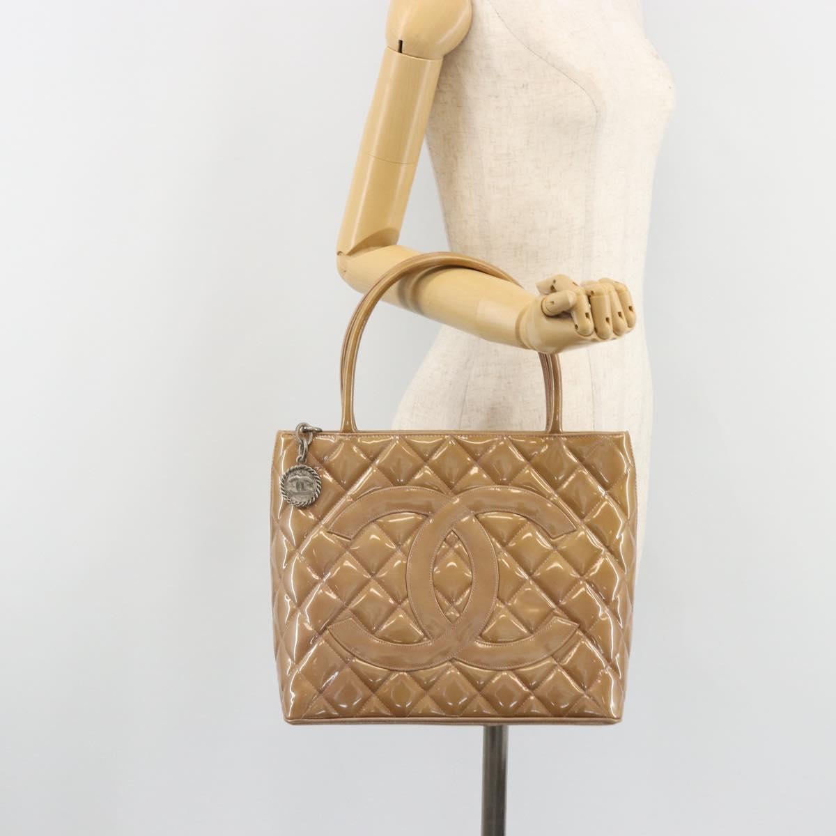 CHANEL Matelasse Reprint Tote Bag Patent leather Beige CC Auth 189771M