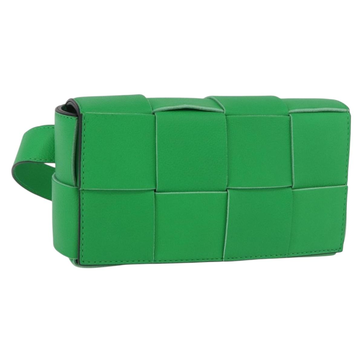 BOTTEGA VENETA MAXI INTRECCIATO Cassette Waist bag Leather Green Auth 189892M