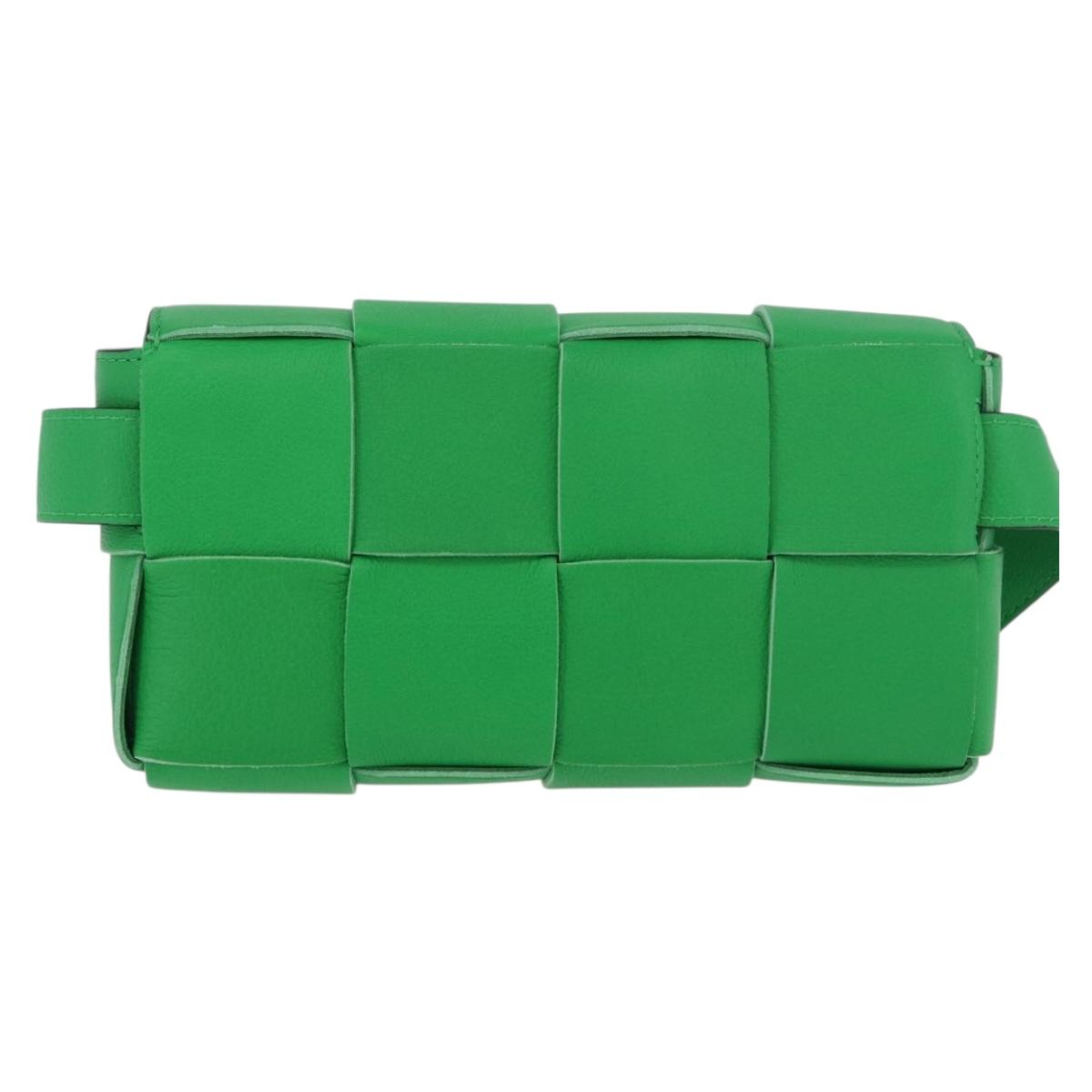 BOTTEGA VENETA MAXI INTRECCIATO Cassette Waist bag Leather Green Auth 189892M