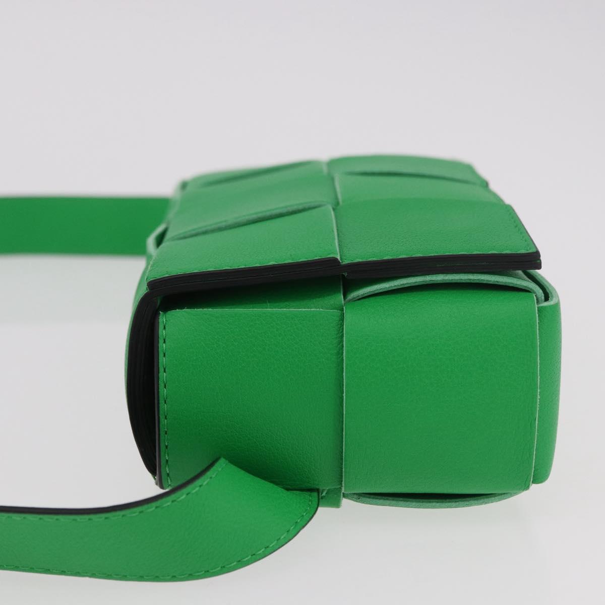 BOTTEGA VENETA MAXI INTRECCIATO Cassette Waist bag Leather Green Auth 189892M