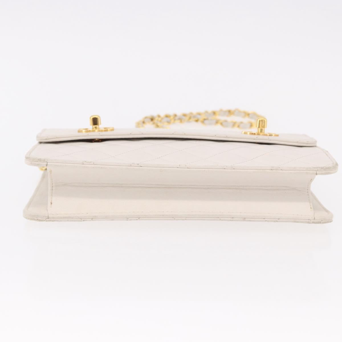 CHANEL Double Turn Lock Matelasse Chain Bag Lamb Skin White CC Auth 190079SAV