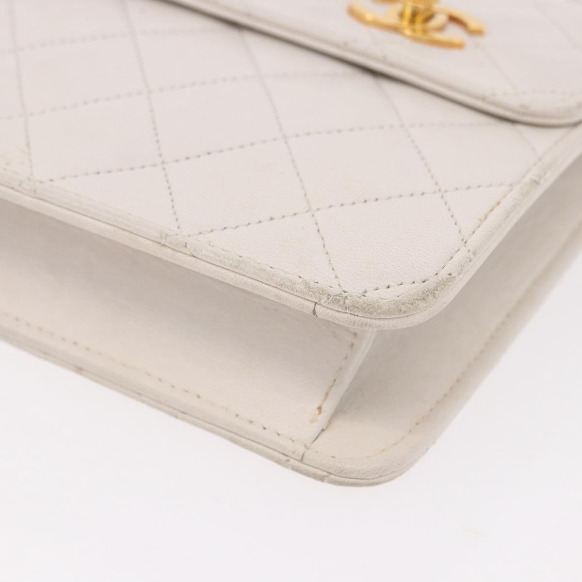 CHANEL Double Turn Lock Matelasse Chain Bag Lamb Skin White CC Auth 190079SAV