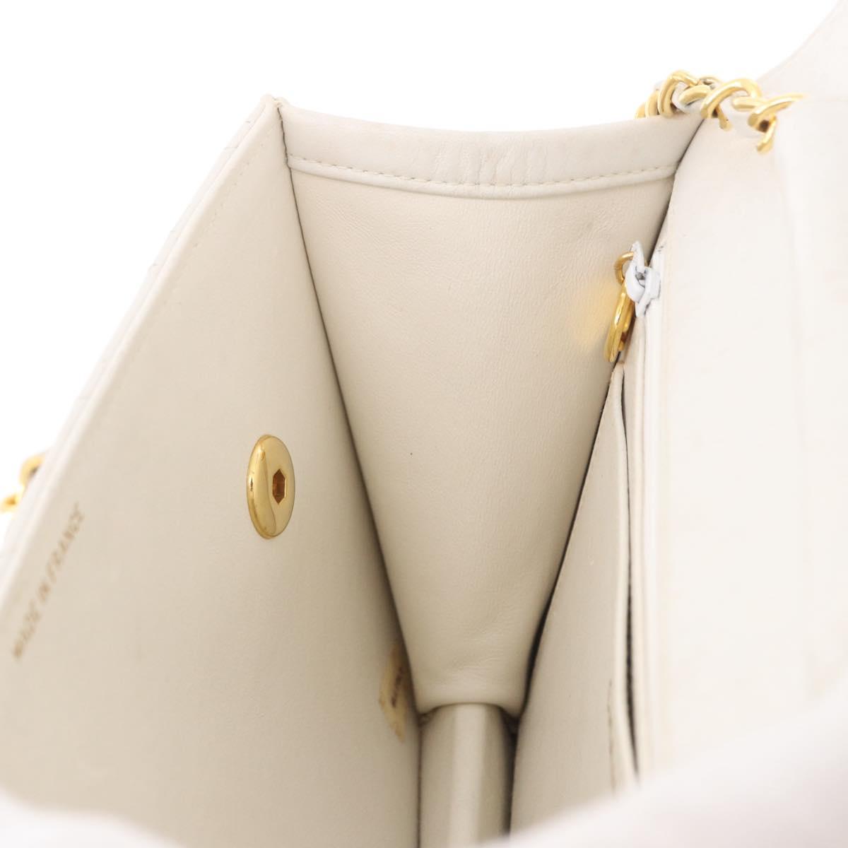 CHANEL Double Turn Lock Matelasse Chain Bag Lamb Skin White CC Auth 190079SAV