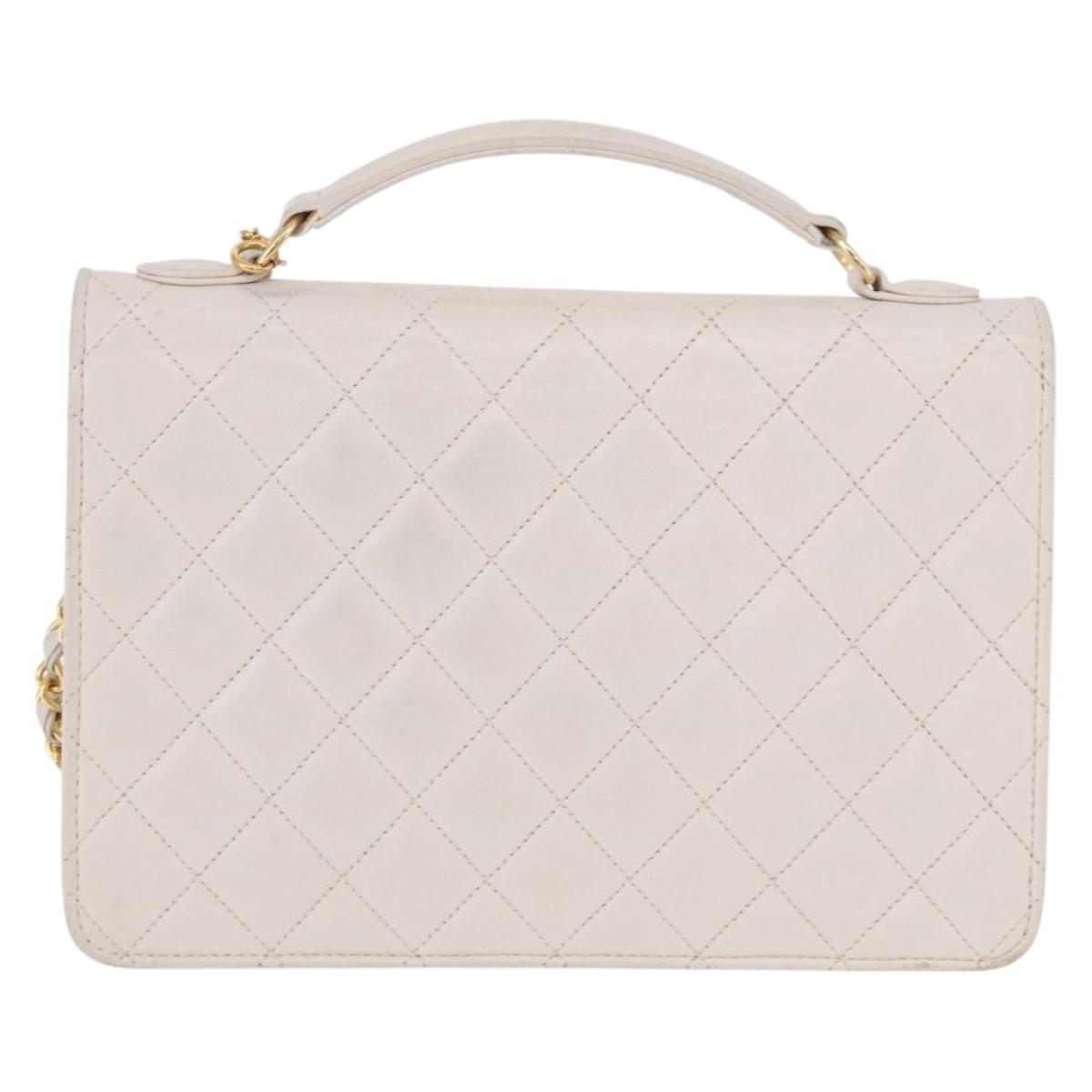 CHANEL Double Turn Lock Matelasse Chain Bag Lamb Skin White CC Auth 190079SAV