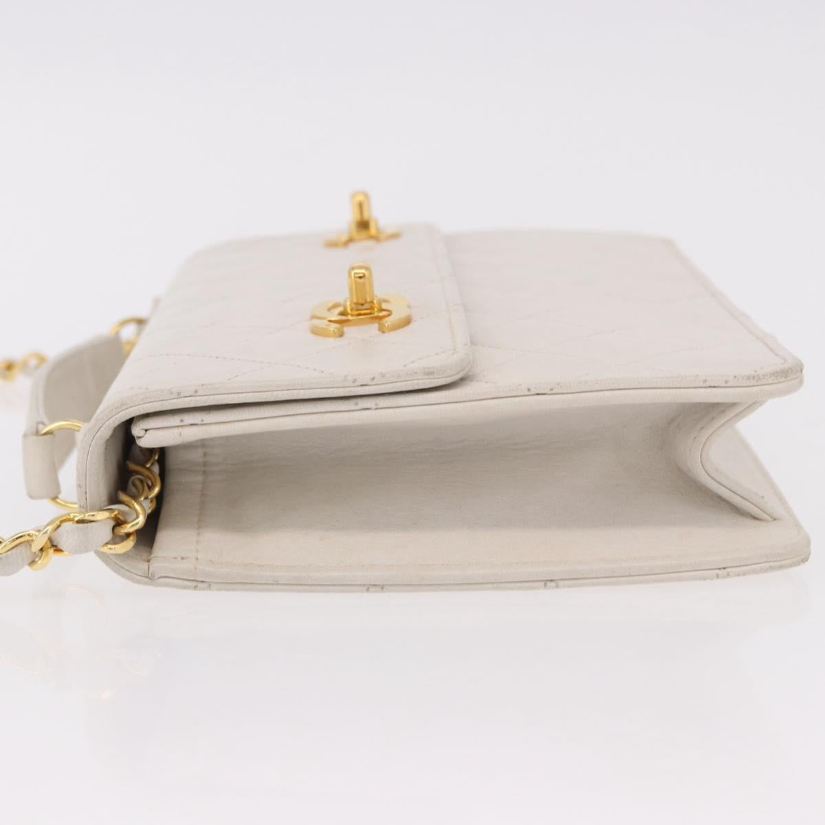 CHANEL Double Turn Lock Matelasse Chain Bag Lamb Skin White CC Auth 190079SAV