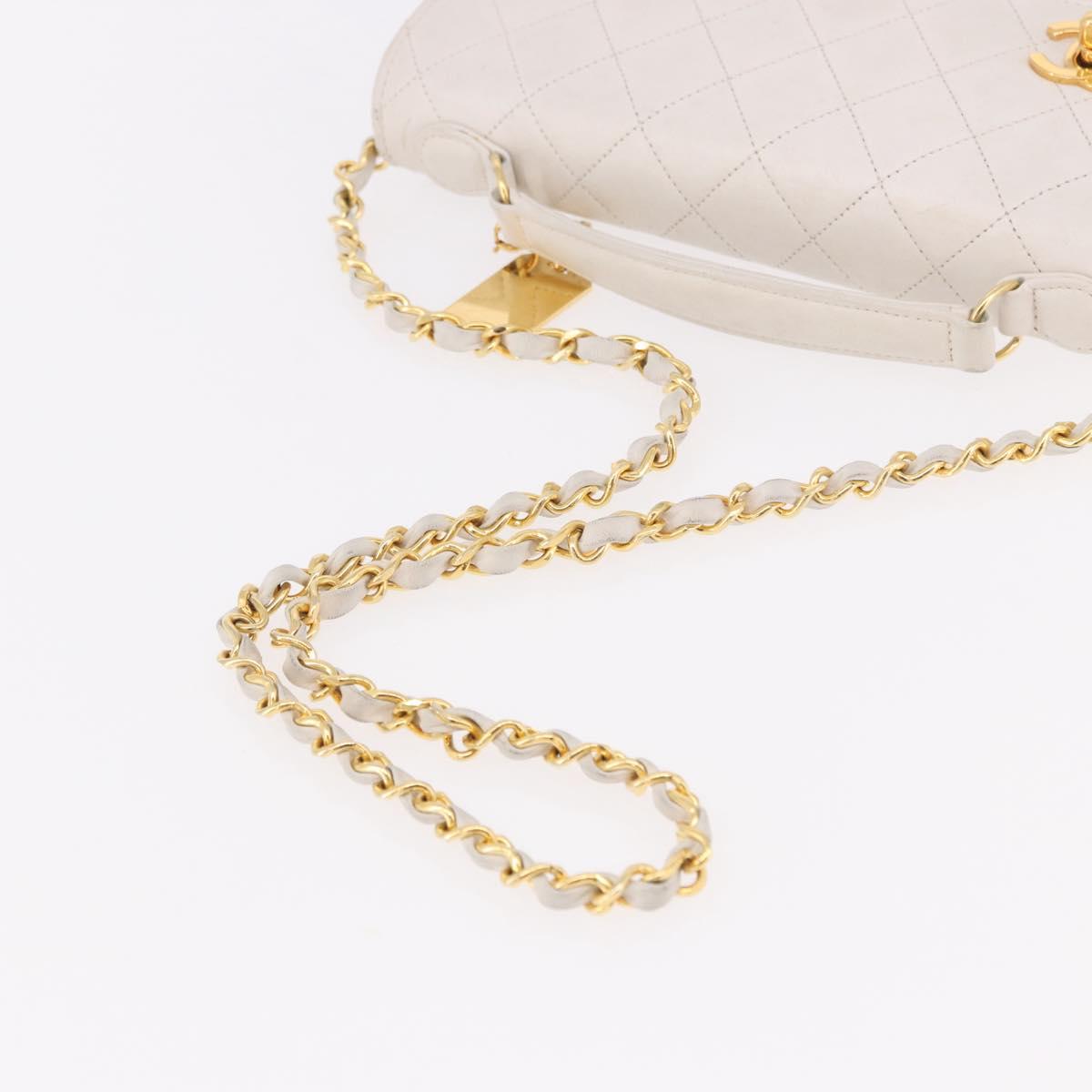 CHANEL Double Turn Lock Matelasse Chain Bag Lamb Skin White CC Auth 190079SAV