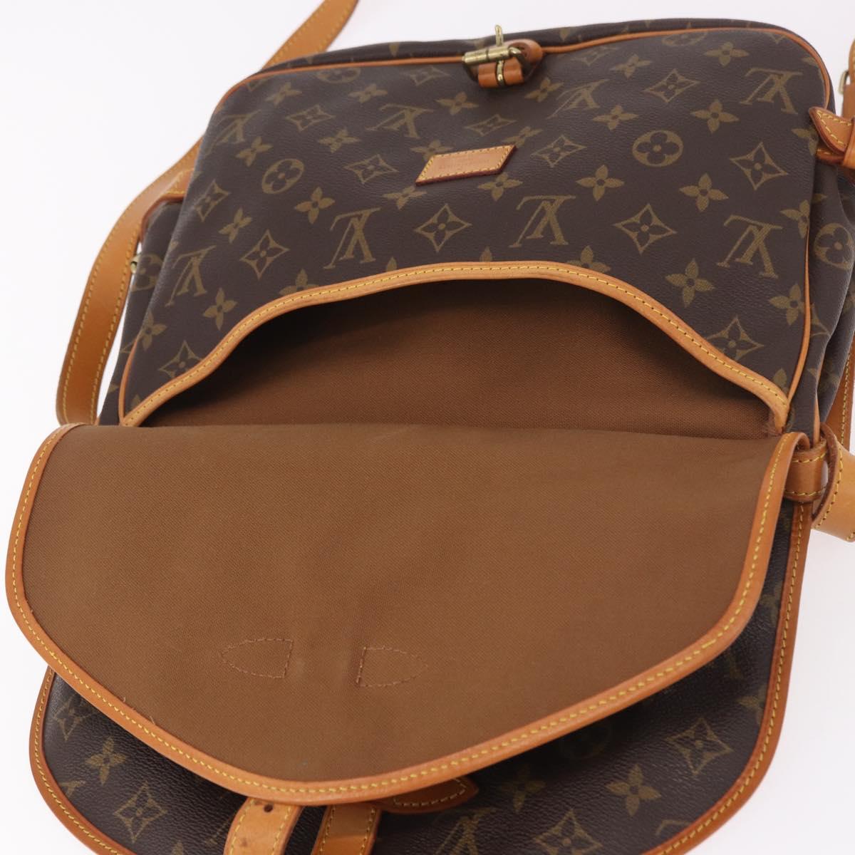 LOUIS VUITTON Monogram Saumur 30 Shoulder Bag M42256 LV Auth 190437A