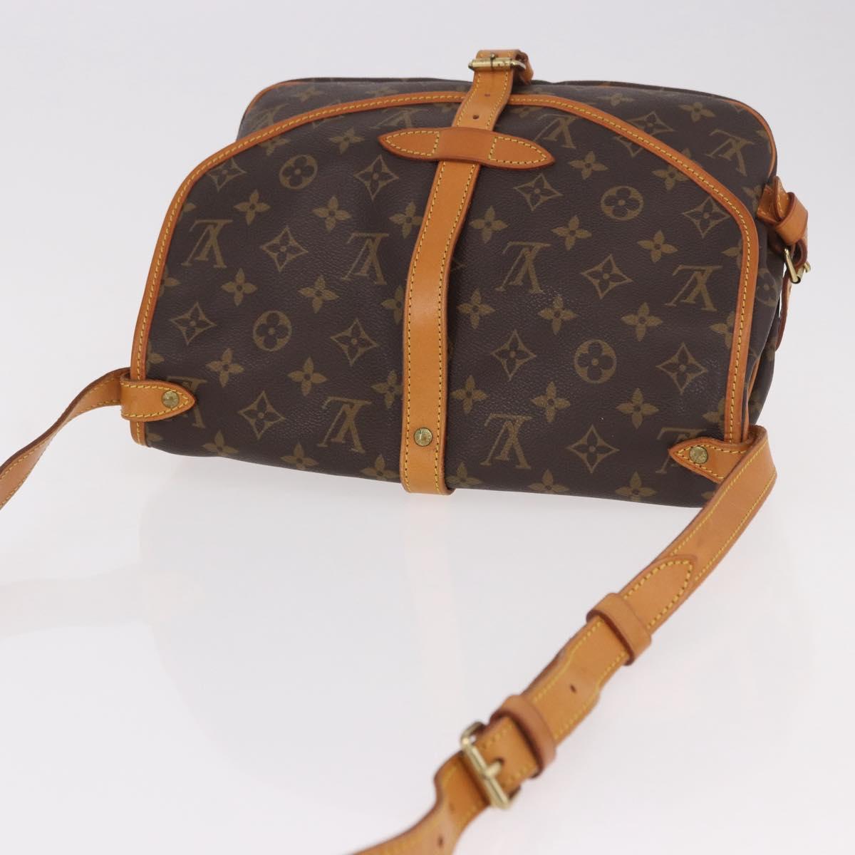 LOUIS VUITTON Monogram Saumur 30 Shoulder Bag M42256 LV Auth 190437A