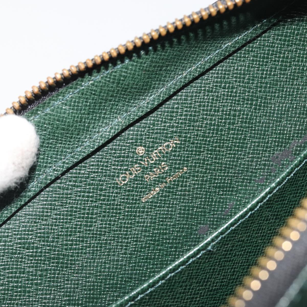 LOUIS VUITTON Taiga Baikal Clutch Bag Epicea M30184 LV Auth 190518