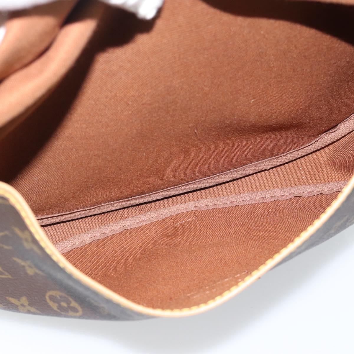 LOUIS VUITTON Monogram Saumur 30 Shoulder Bag M42256 LV Auth 190846V