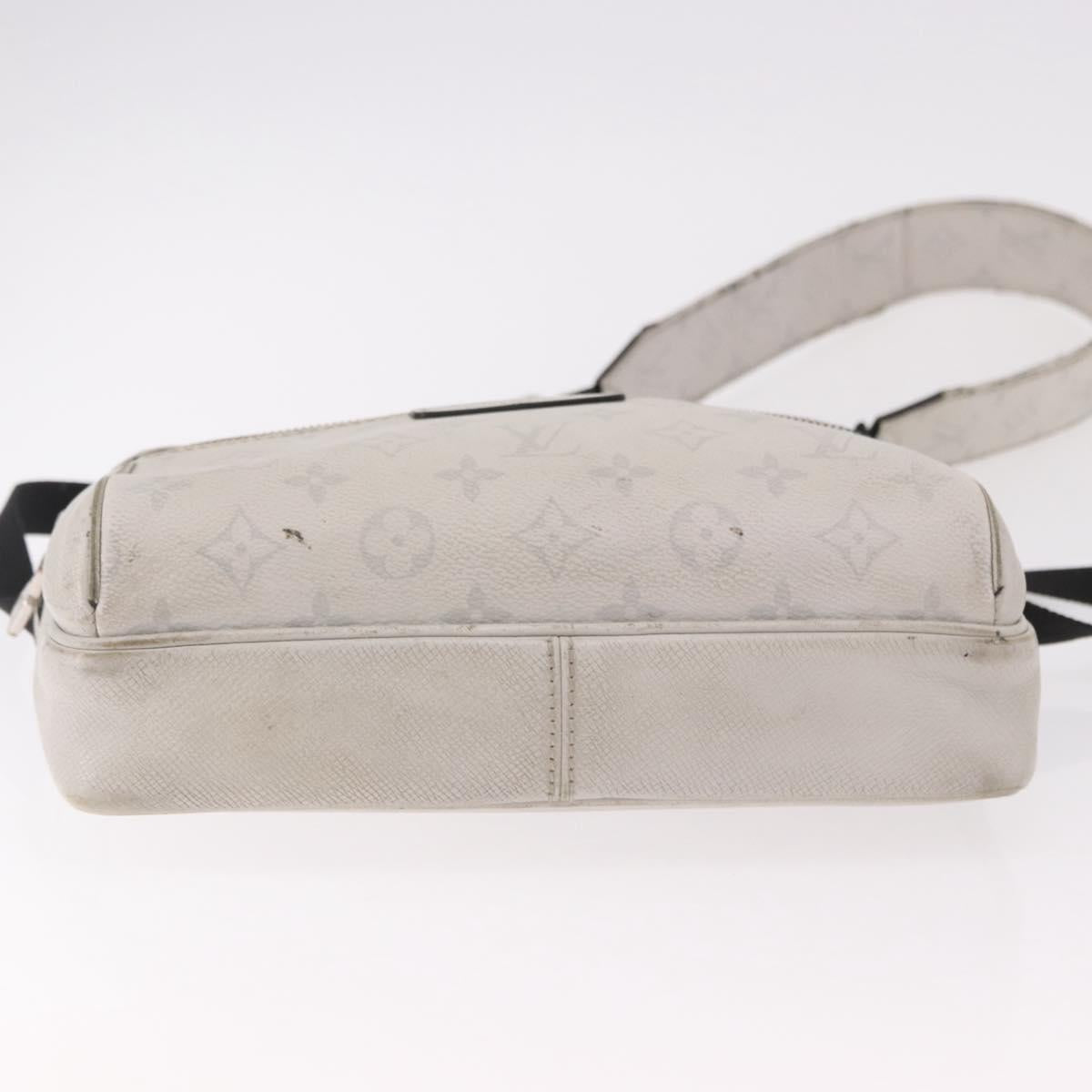LOUIS VUITTON Tiger Lama Monogram Alpha Messenger Bag White M31069 Auth 190942
