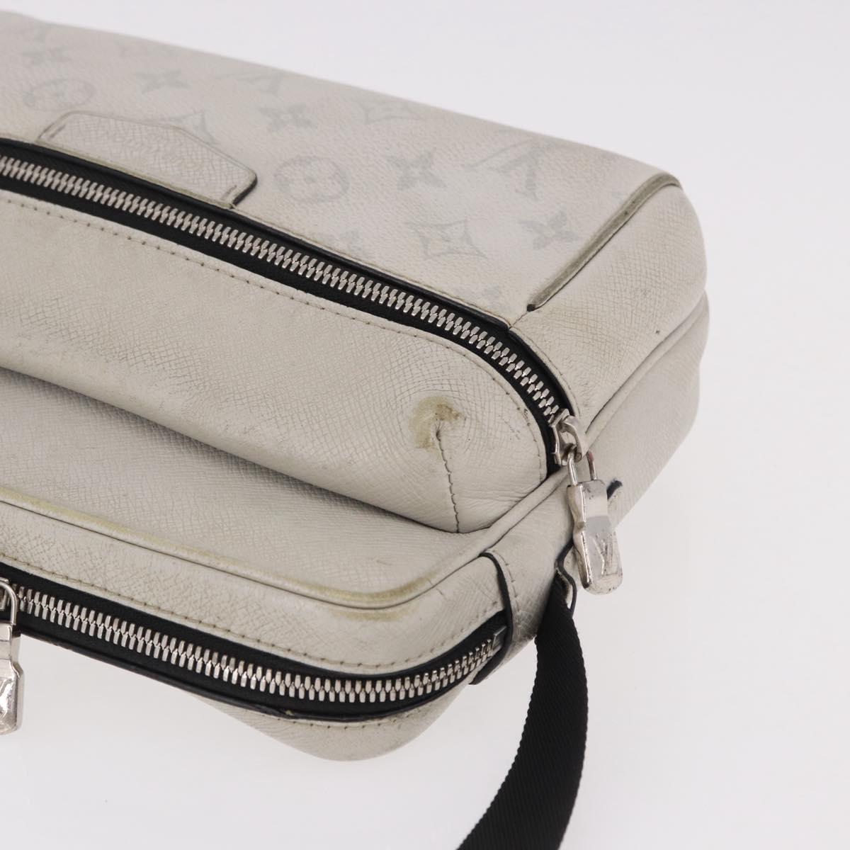 LOUIS VUITTON Tiger Lama Monogram Alpha Messenger Bag White M31069 Auth 190942
