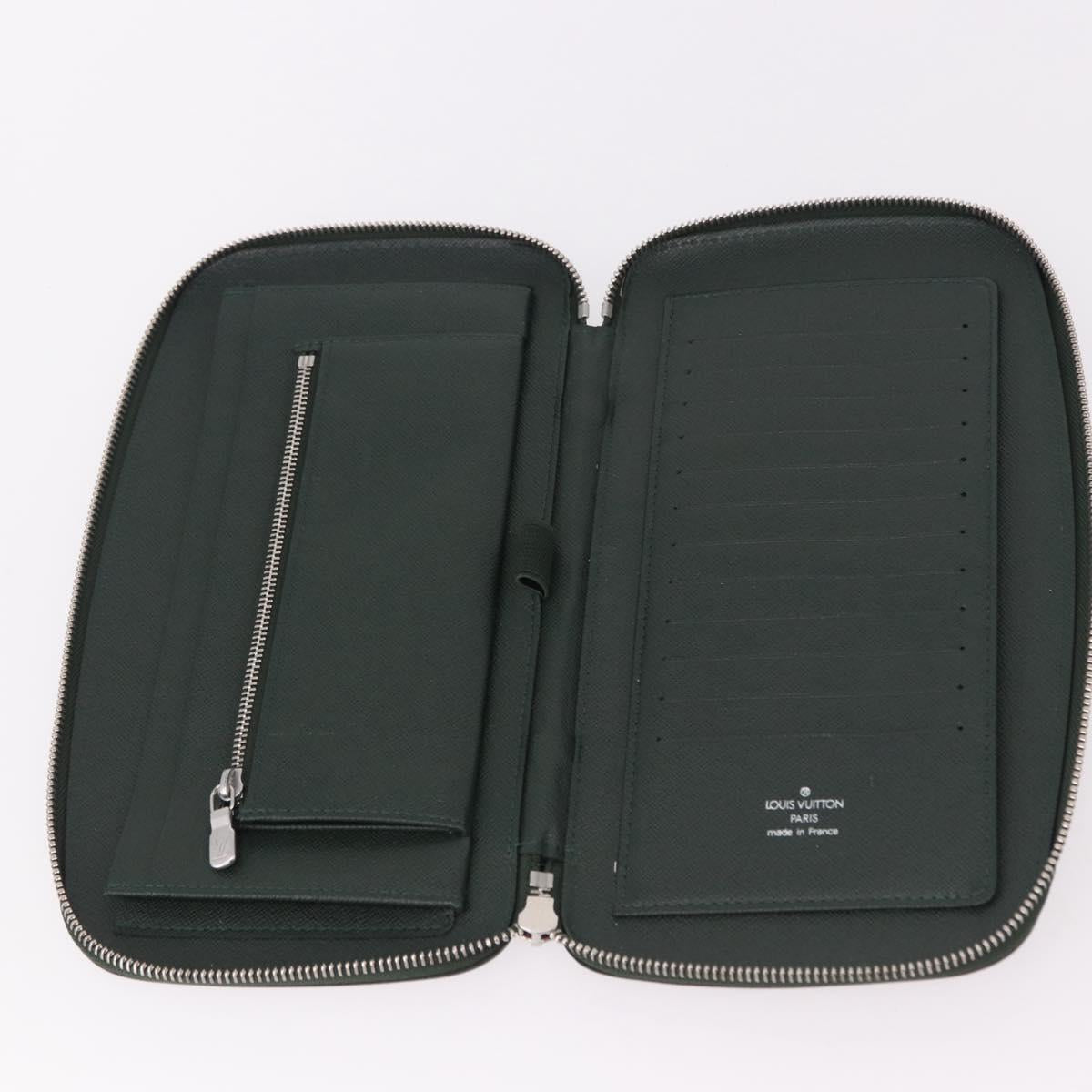 LOUIS VUITTON Taiga Organizer Atholl Travel Case Epicea M30654 LV Auth 191333A