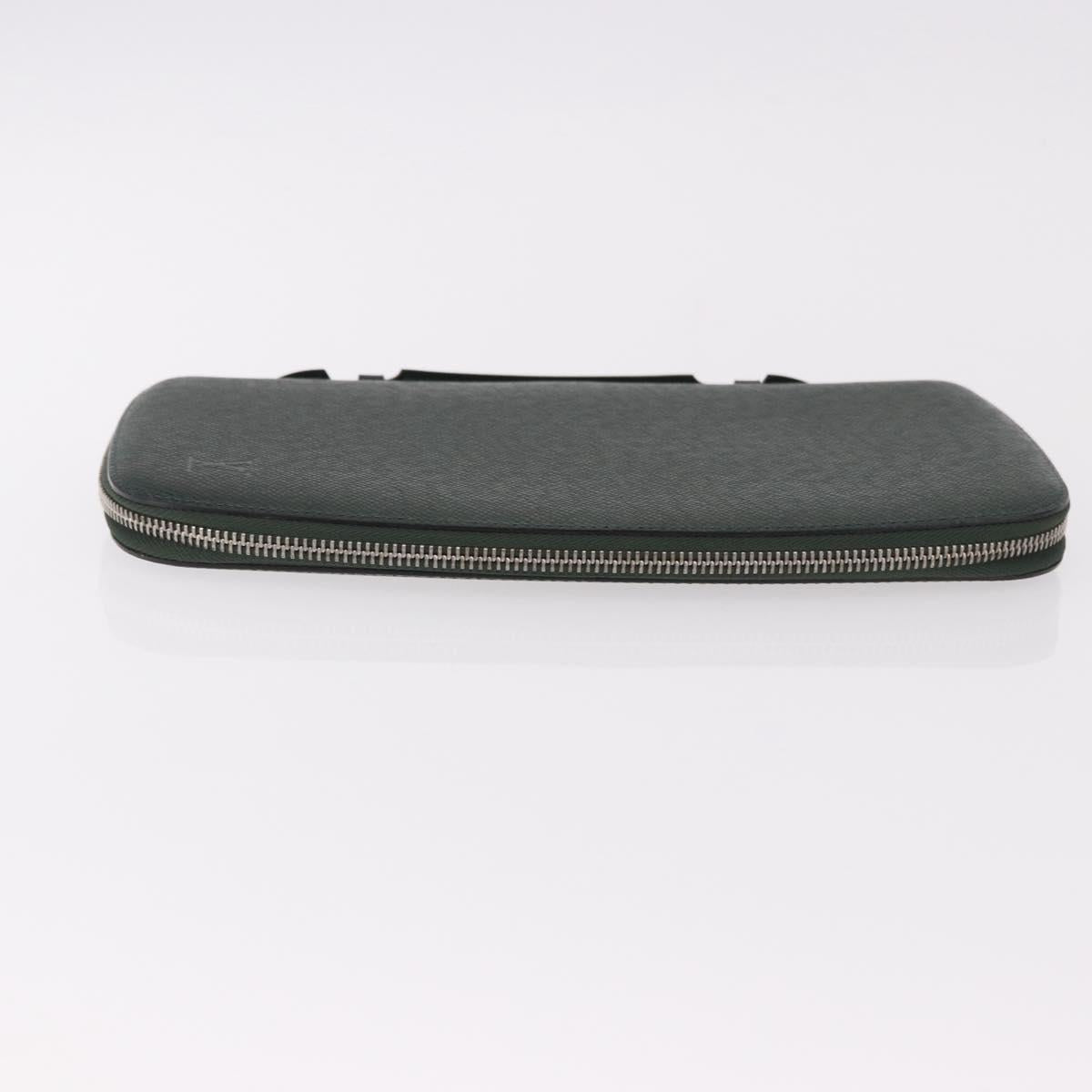 LOUIS VUITTON Taiga Organizer Atholl Travel Case Epicea M30654 LV Auth 191333A