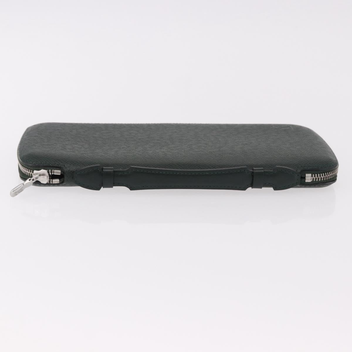 LOUIS VUITTON Taiga Organizer Atholl Travel Case Epicea M30654 LV Auth 191333A