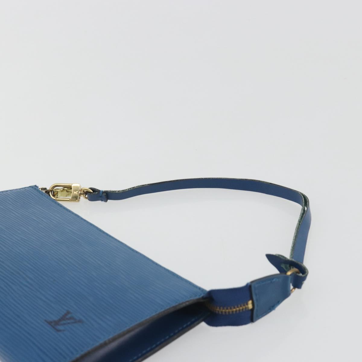 LOUIS VUITTON Epi Pochette Accessoires Pouch Blue M52985 LV Auth 191372