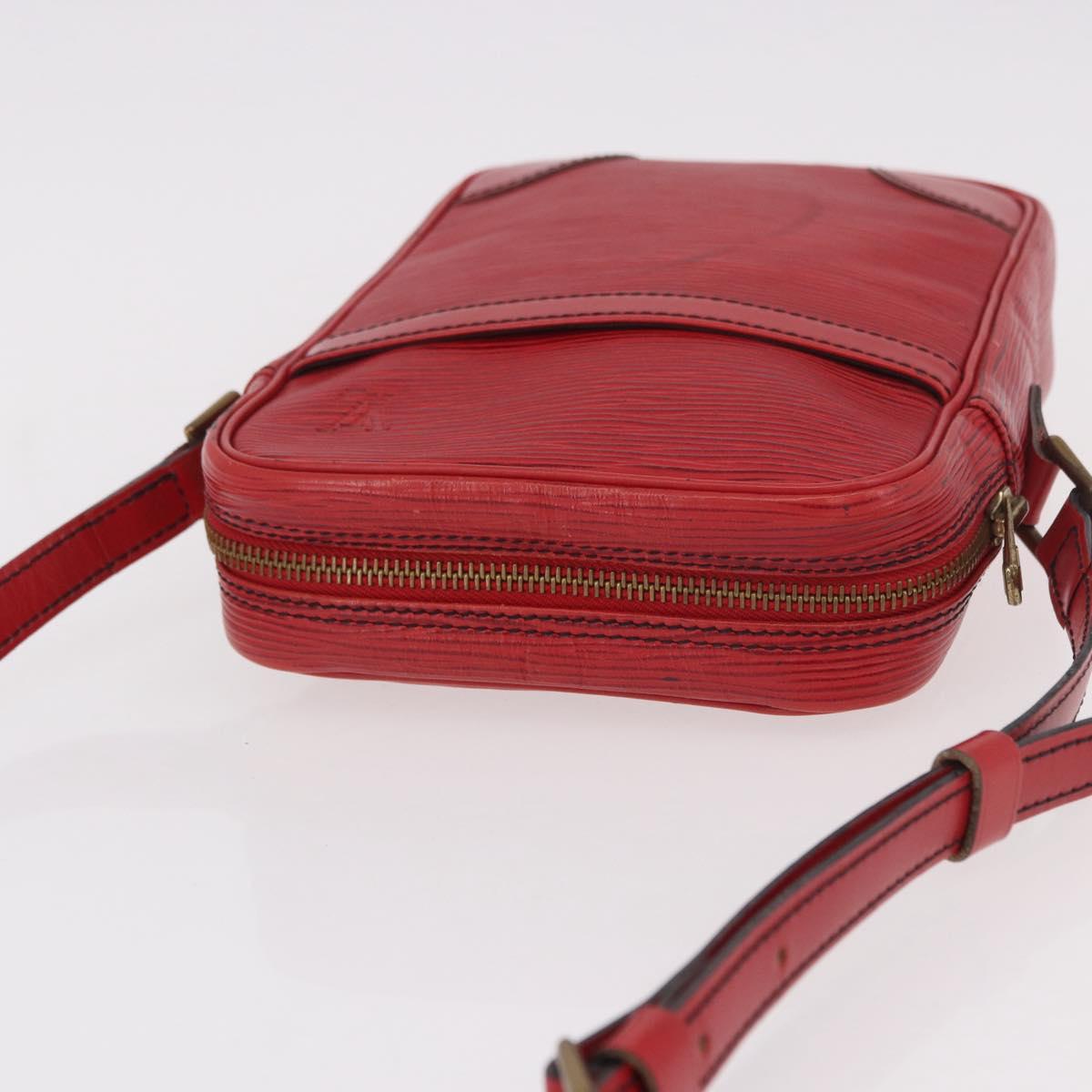 LOUIS VUITTON Epi Danube Shoulder Bag Red M45637 LV Auth 191681