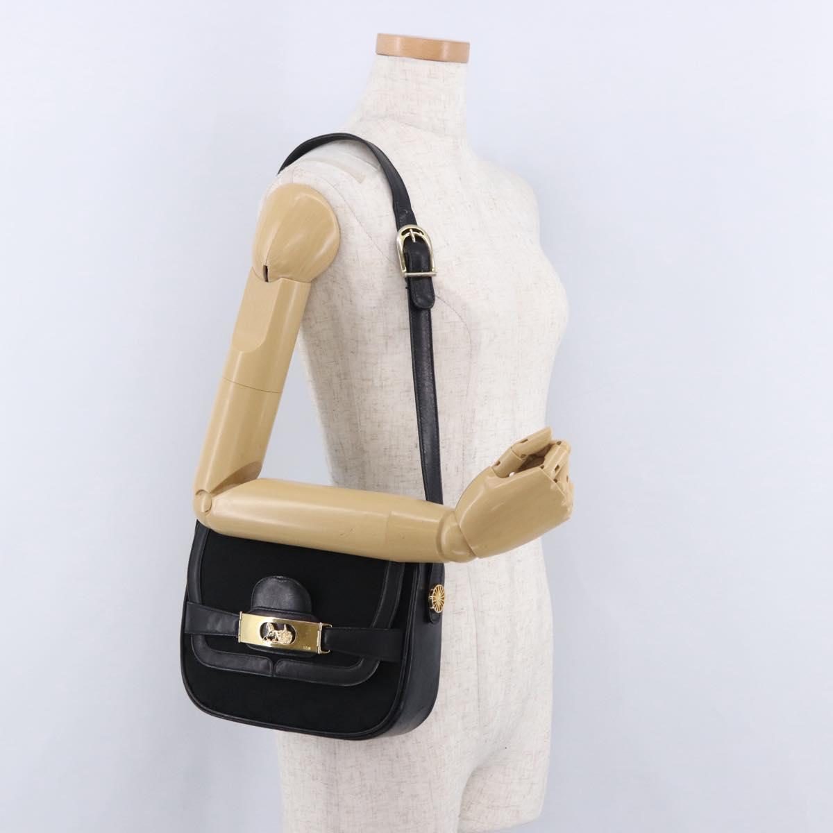 CELINE C Saluki Horse Carriage Shoulder Bag Black Gold Tone Auth 191767A