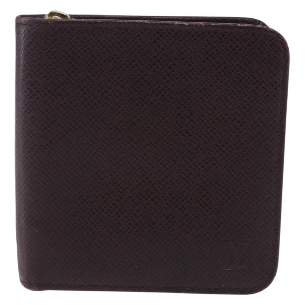 LOUIS VUITTON Taiga Porte Billets Monnaie Zip Wallet Acajou M30676 Auth 191974
