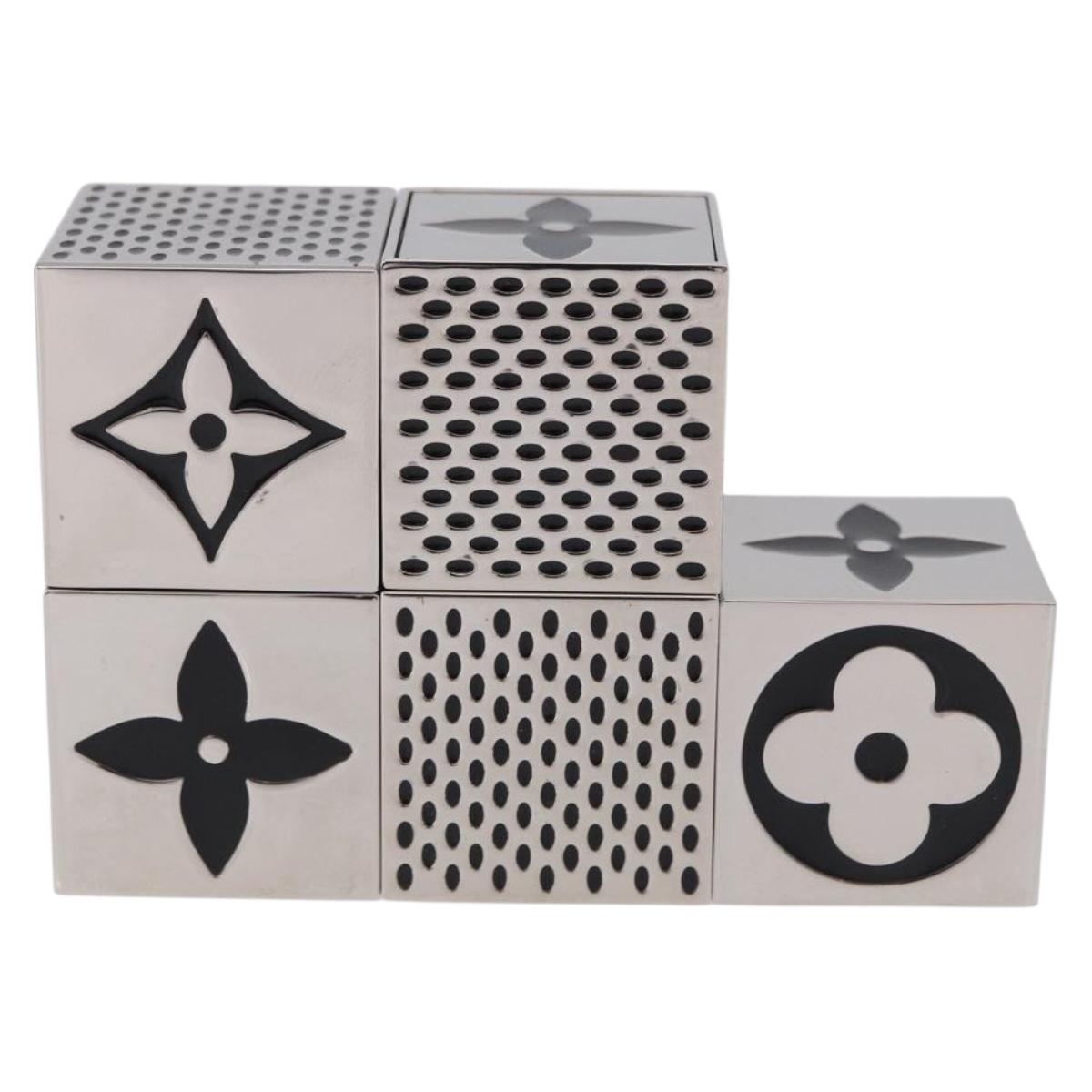 LOUIS VUITTON LV Cube Game metal Silver M99454 LV Auth 192445