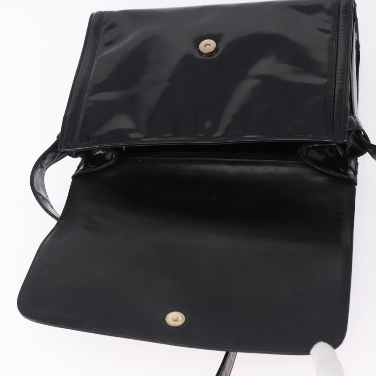 CHANEL Shoulder Bag Patent Black CC Auth 192734