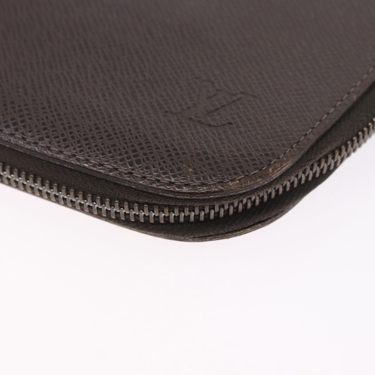 LOUIS VUITTON Taiga Organizer Atoll Travel Case Grizzly M30658 LV Auth 193375A