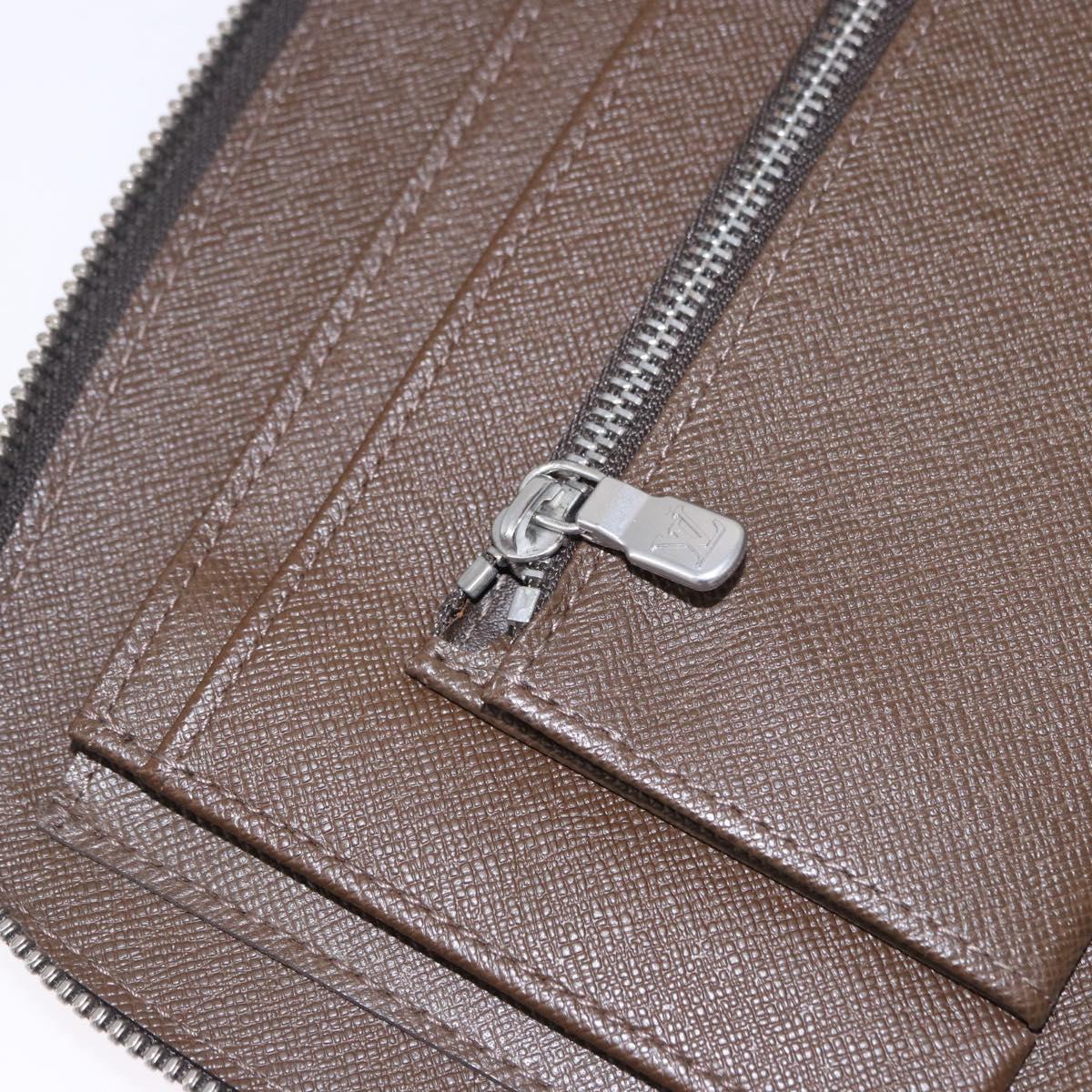 LOUIS VUITTON Taiga Organizer Atoll Travel Case Grizzly M30658 LV Auth 193375A
