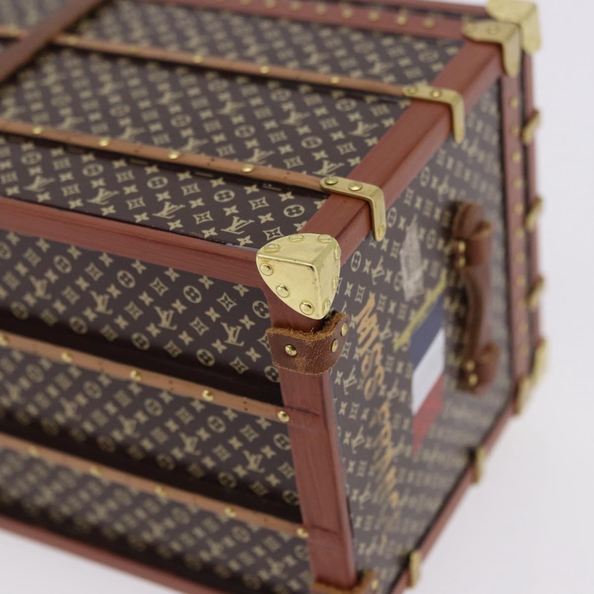 LOUIS VUITTON Miss France Paper Weight Brown M99408 LV Auth 193432V