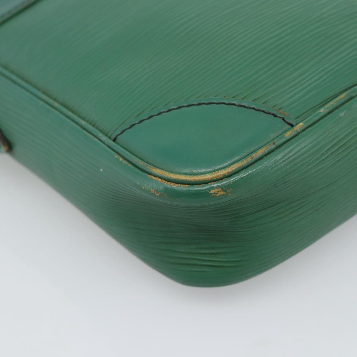 LOUIS VUITTON Epi Danube Shoulder Bag Green M45634 LV Auth 193584