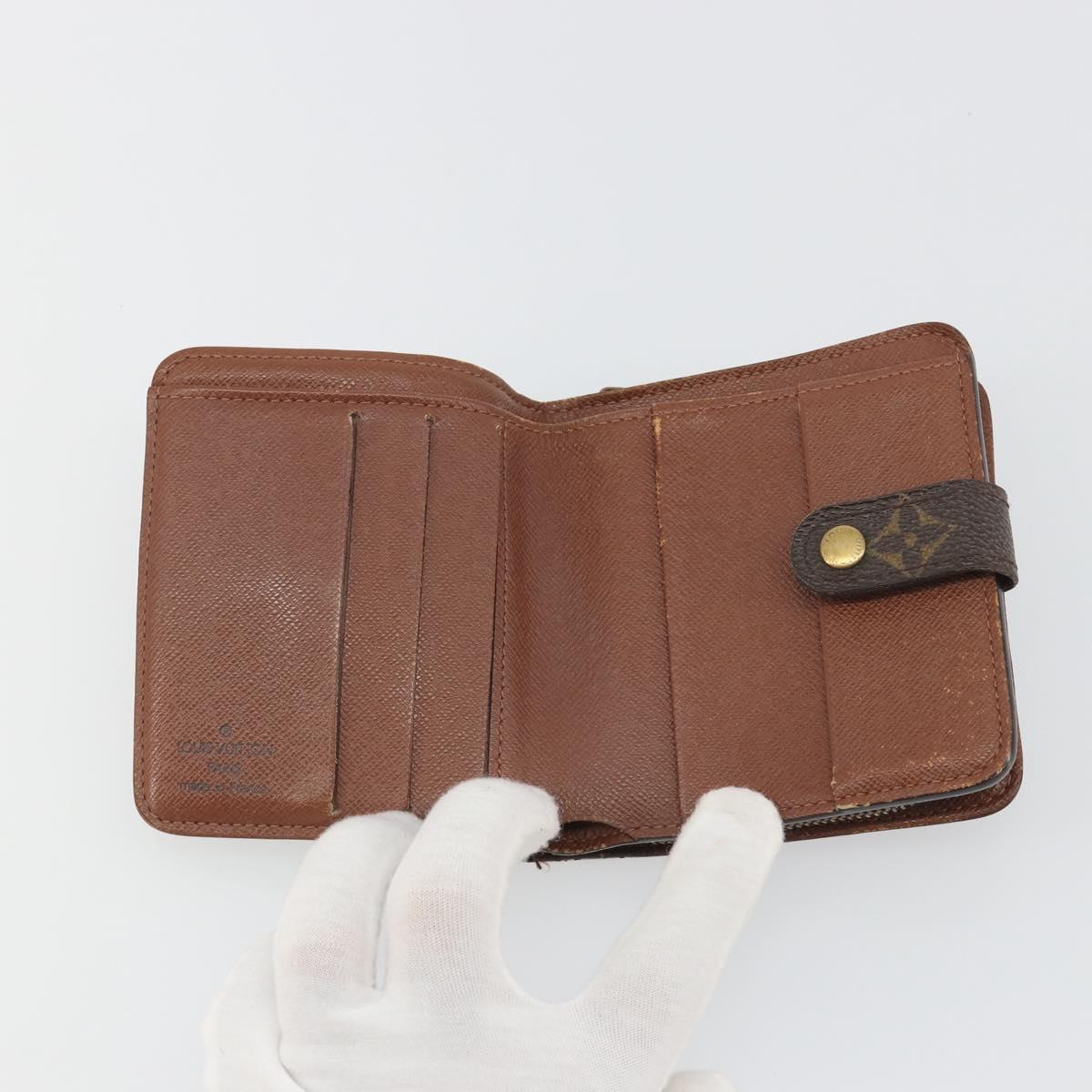 LOUIS VUITTON Monogram Compact Zip Wallet M61667 LV Auth 193592