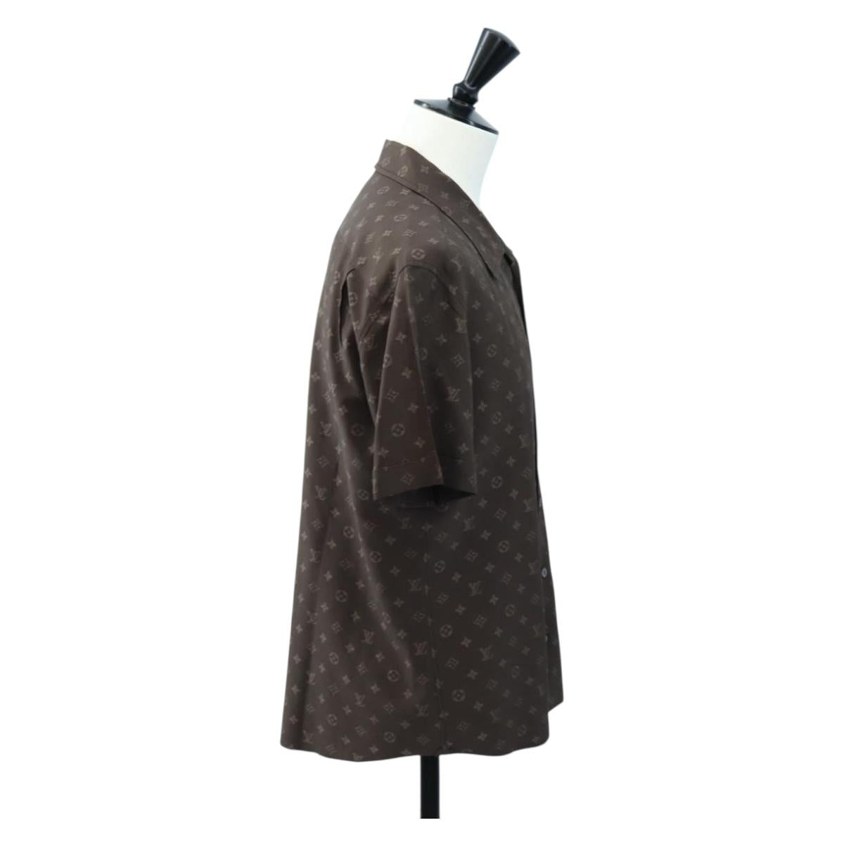 LOUIS VUITTON Short-Sleeved Shirt Silk 40 Brown LV Auth 193730M