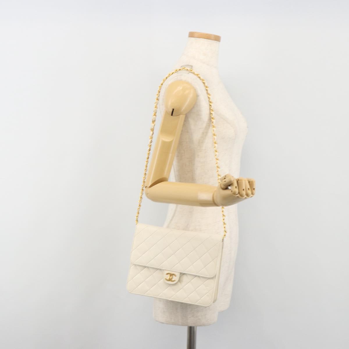 CHANEL Matelasse Chain Chain Shoulder Bag Lamb Skin White Gold CC Auth 194059