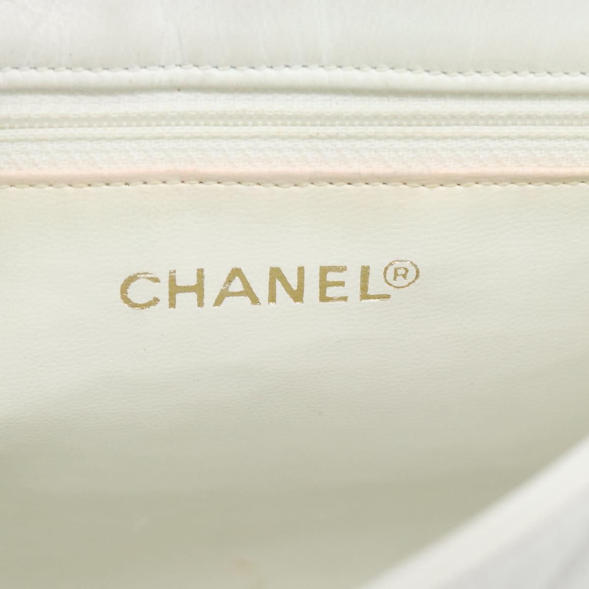 CHANEL Matelasse Chain Shoulder Bag Lamb Skin White CC Auth 194671V