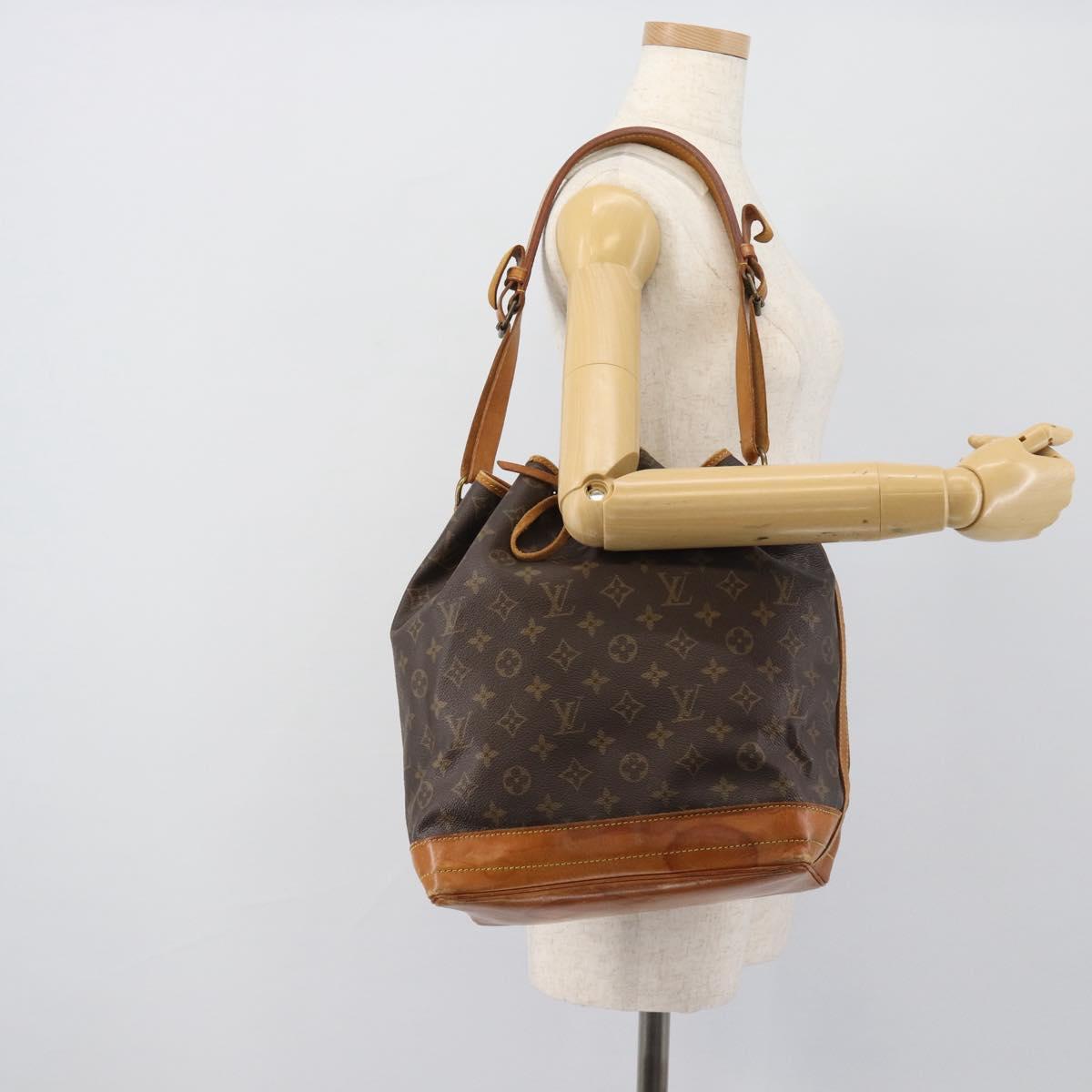 LOUIS VUITTON Monogram Petit Noe Shoulder Bag M42226 LV Auth 194837
