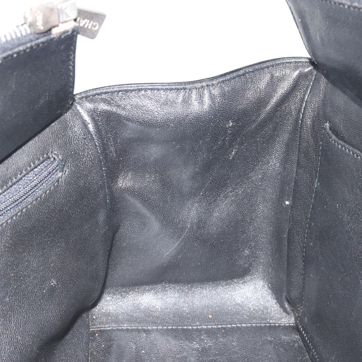 CHANEL Matelasse Chain Shoulder Bag Patent Leather Black Silver CC Auth 195001