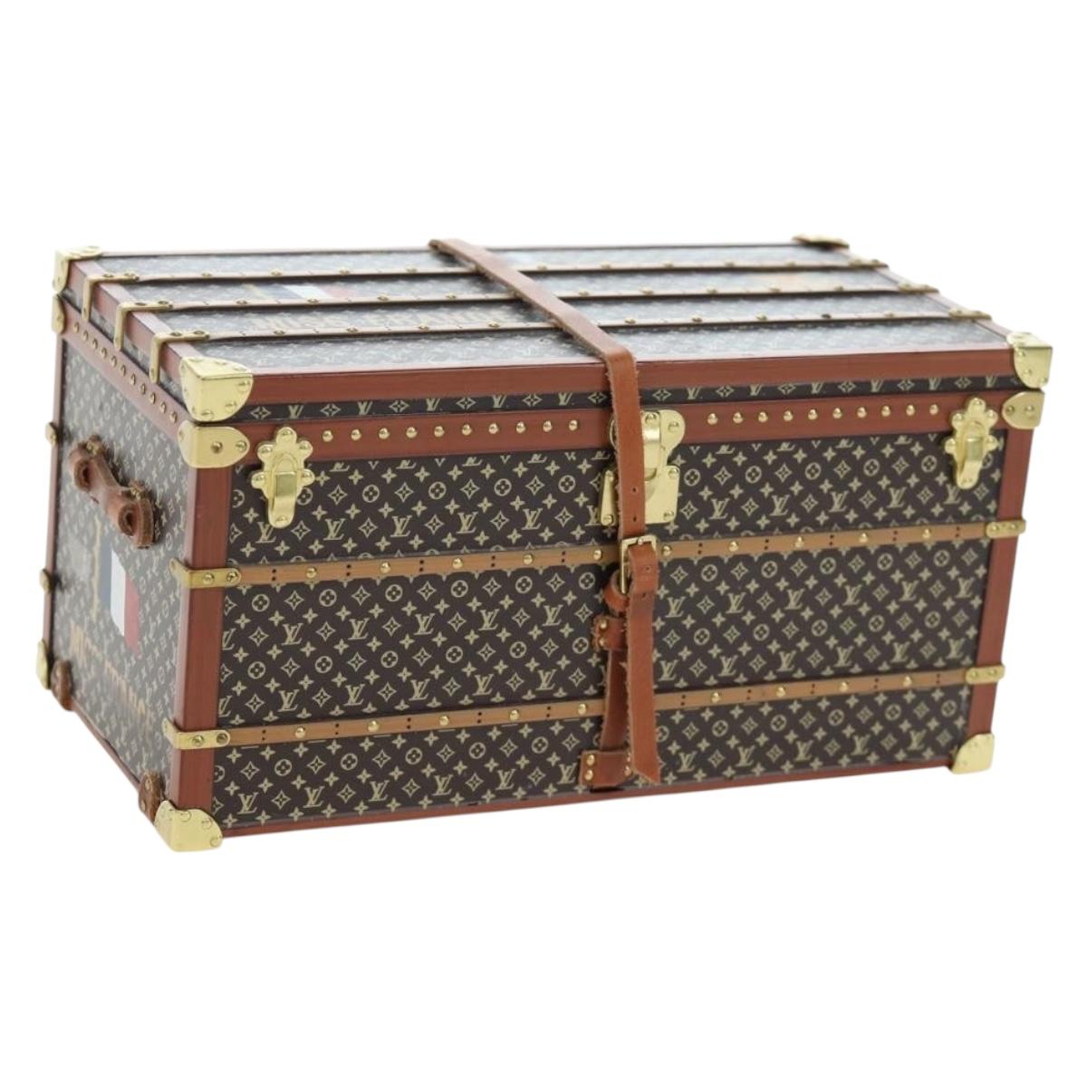 LOUIS VUITTON Miss France Paper Weight Brown M99408 LV Auth 195111V