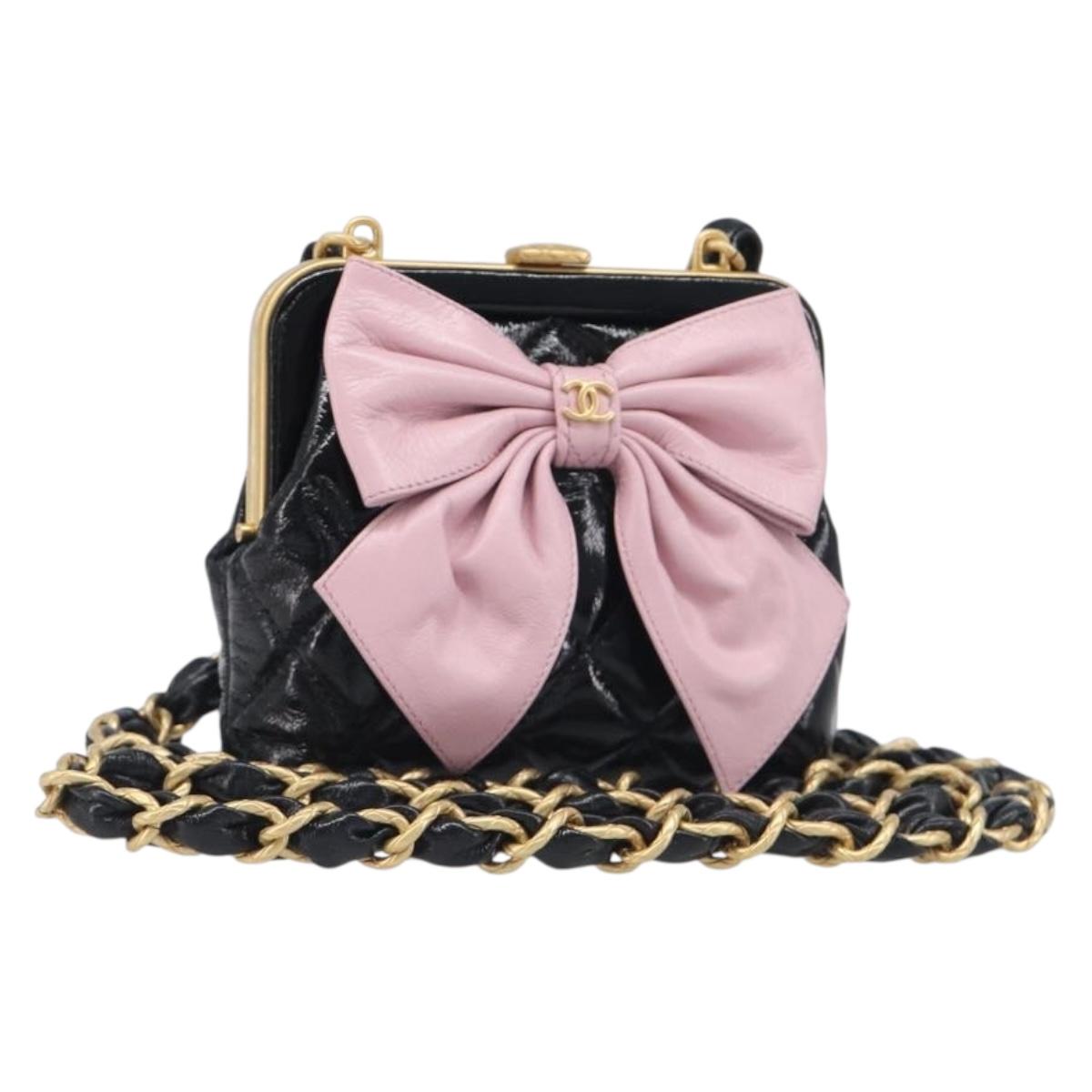 CHANEL Chain Matelasse Shoulder Bag Patent leather Black Gold CC Auth 195256M