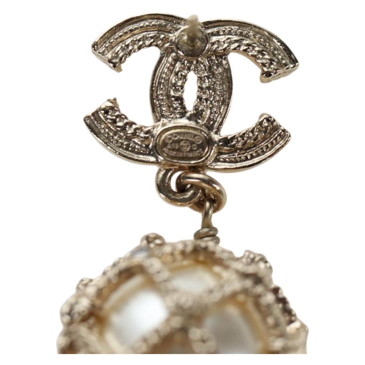 CHANEL COCO Mark Pierce metal Gold Tone CC Auth 195948M