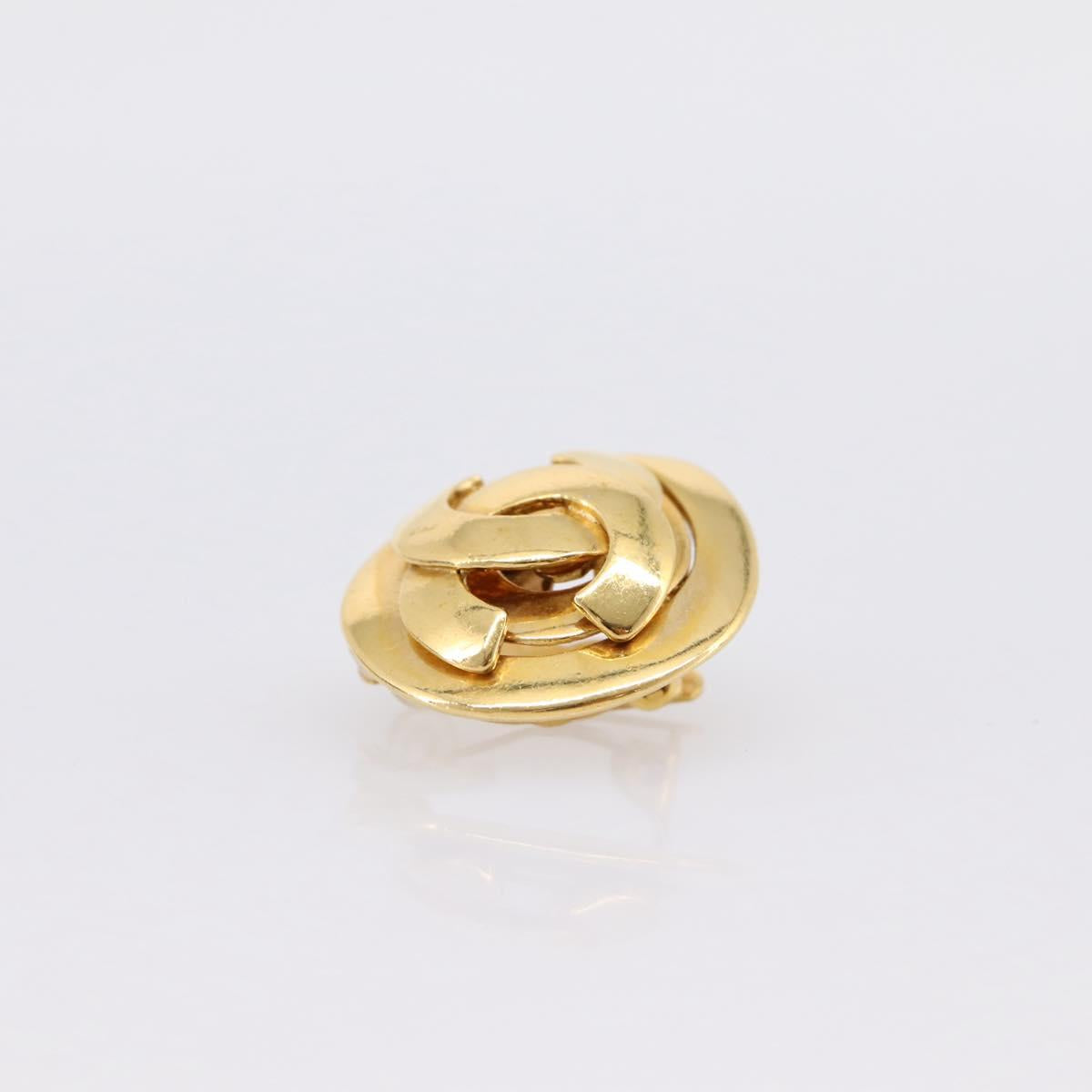 CHANEL Earring metal Gold CC Auth 195950V