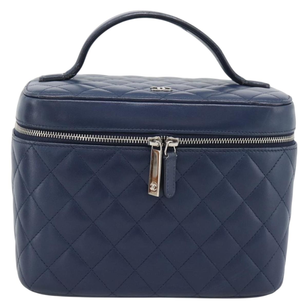 CHANEL Matelasse Vanity Cosmetic Pouch Lamb Skin Navy Silver CC Auth 196046A