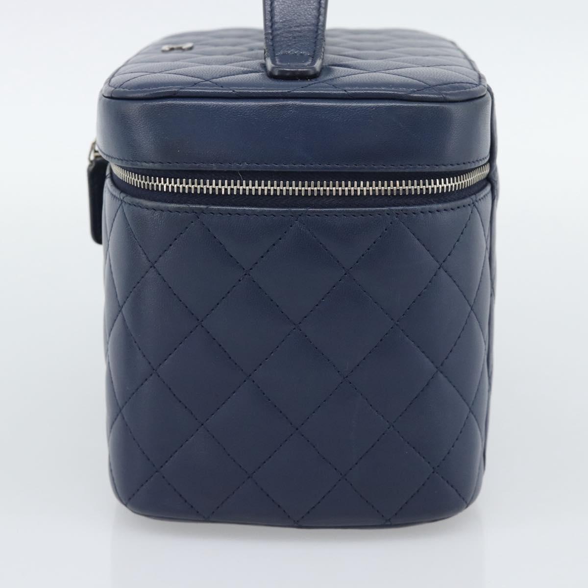 CHANEL Matelasse Vanity Cosmetic Pouch Lamb Skin Navy Silver CC Auth 196046A