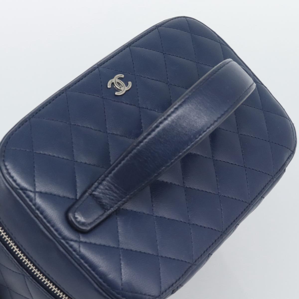CHANEL Matelasse Vanity Cosmetic Pouch Lamb Skin Navy Silver CC Auth 196046A