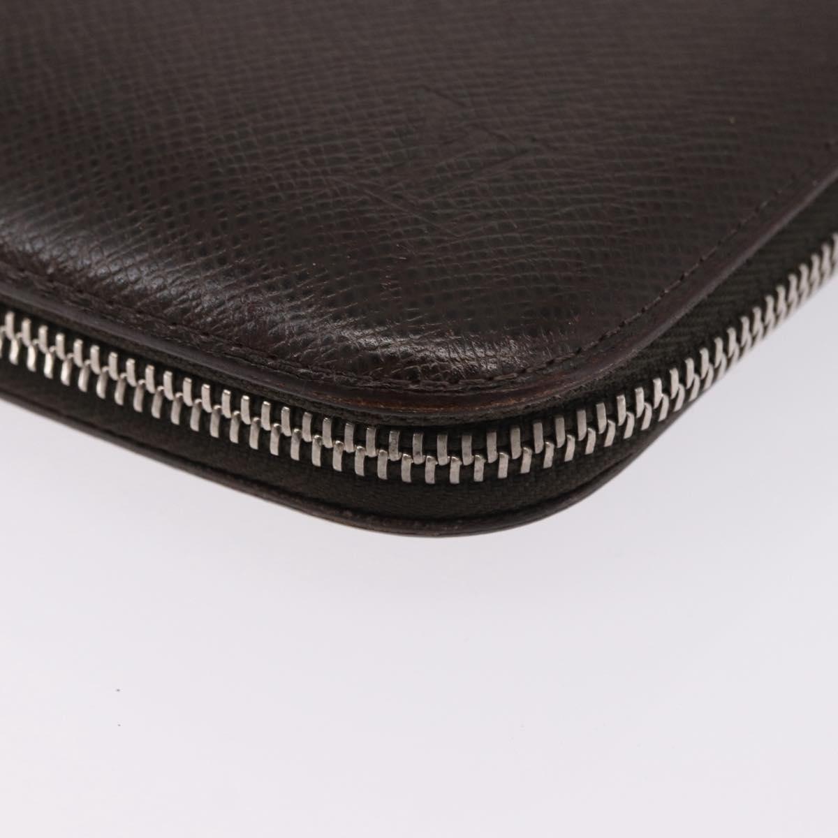 LOUIS VUITTON Taiga Organizer Atoll Travel Case Grizzly M30658 LV Auth 196305
