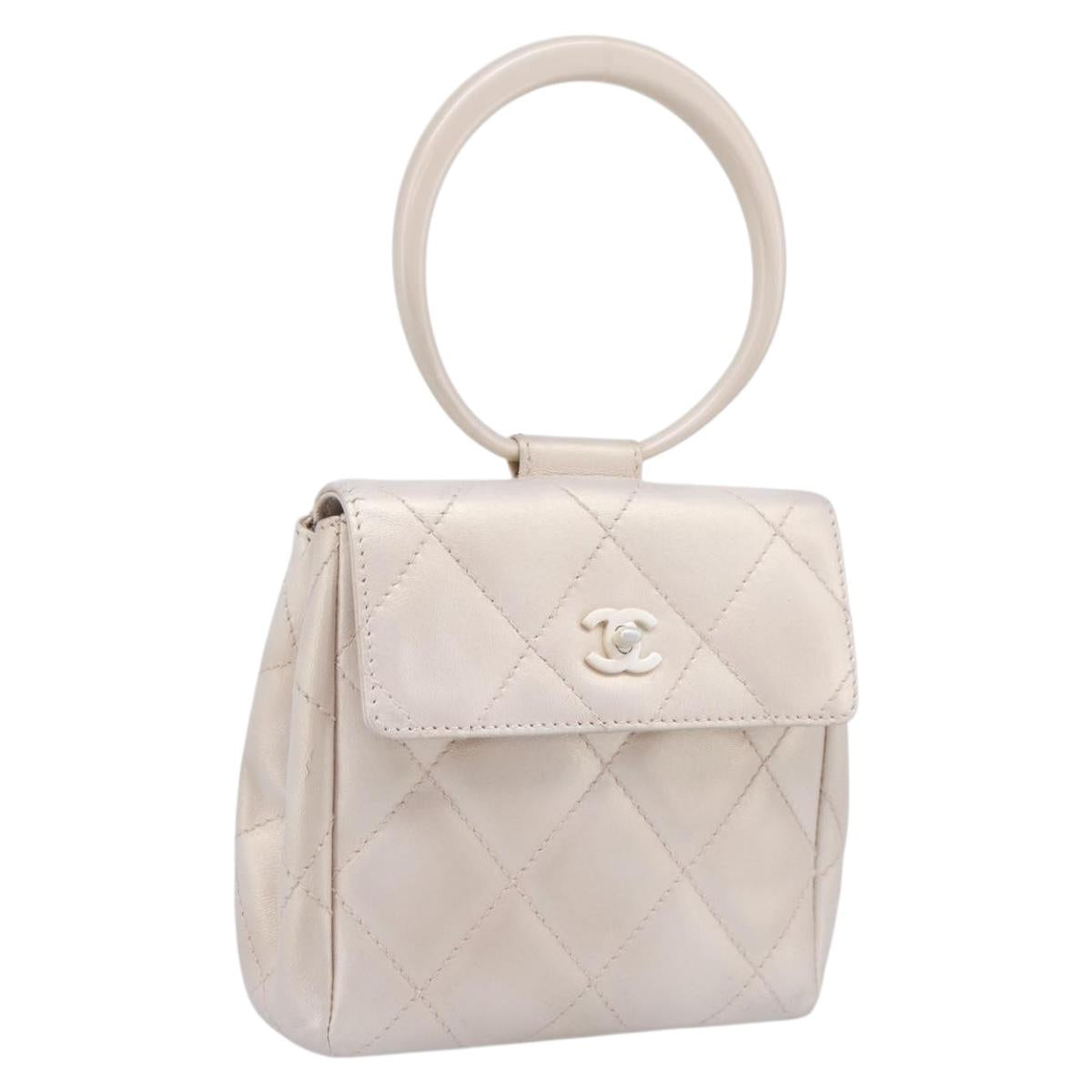 CHANEL Matelasse Hand Bag Leather White CC Auth 196360M