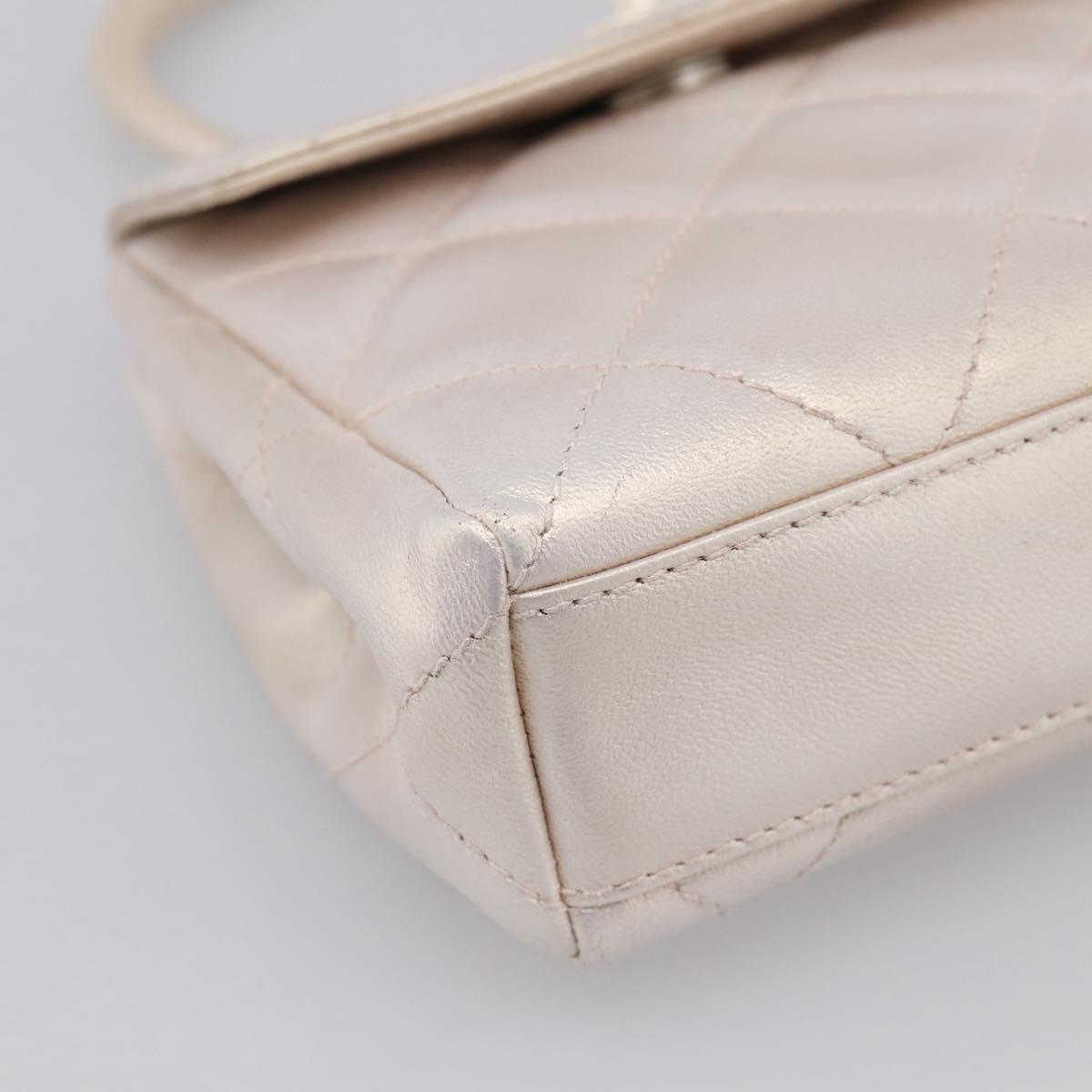 CHANEL Matelasse Hand Bag Leather White CC Auth 196360M