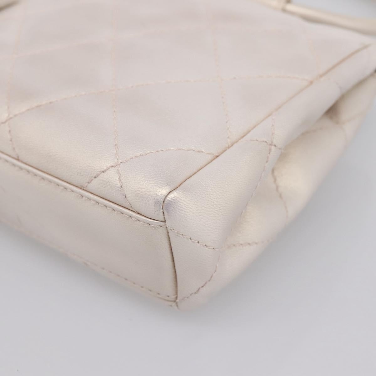 CHANEL Matelasse Hand Bag Leather White CC Auth 196360M