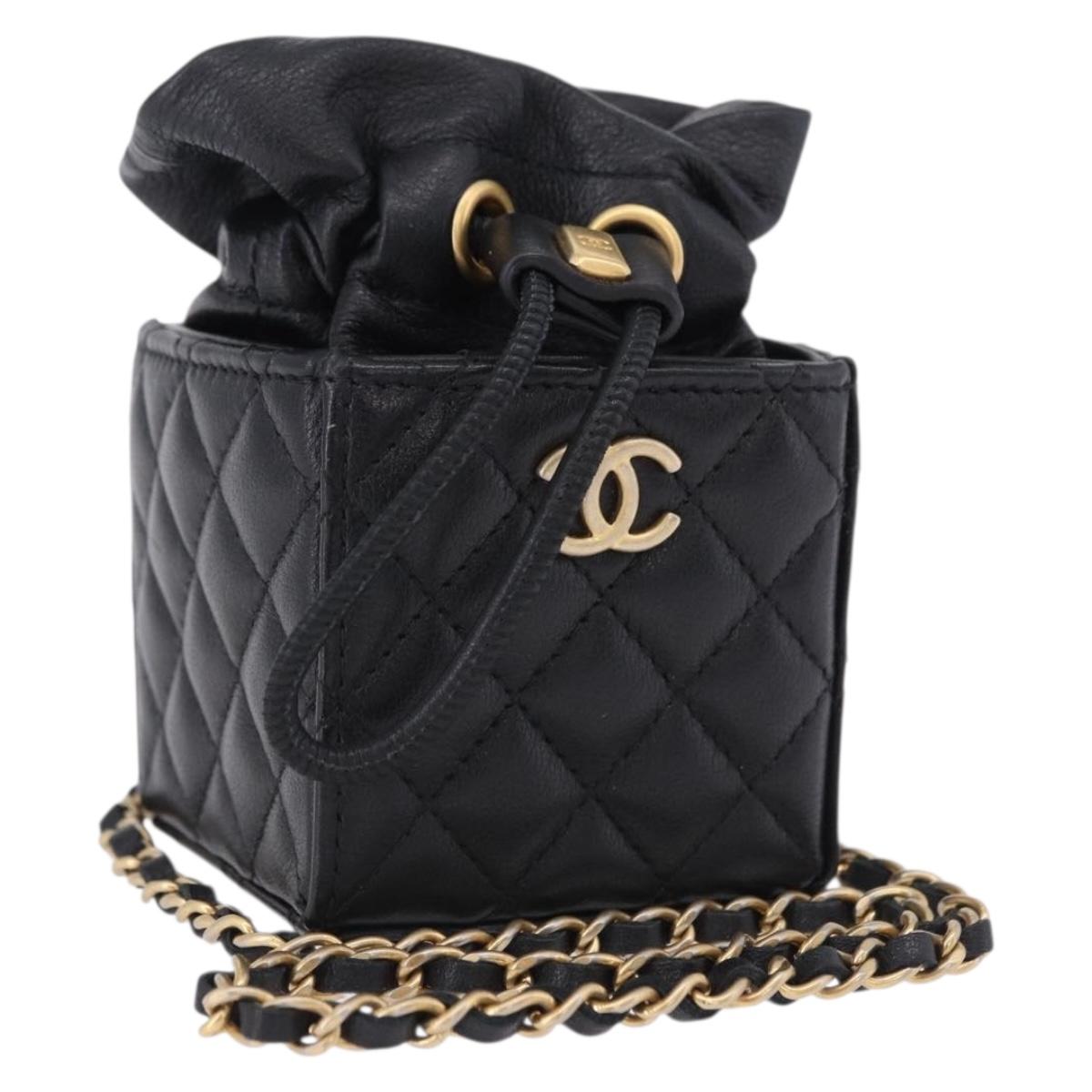 CHANEL Matelasse Chain Shoulder Pouch Lamb Skin Black Gold Tone CC Auth 196470M