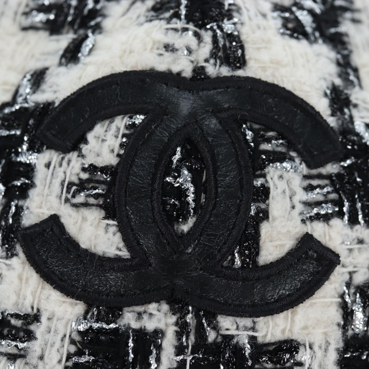 CHANEL COCO Mark Cap Tweed M White CC Auth 196483SAM