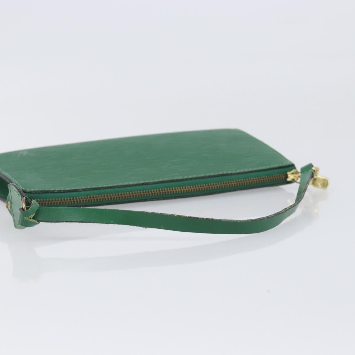 LOUIS VUITTON Epi Pochette Accessoires Pouch Green M52984 LV Auth 196982A